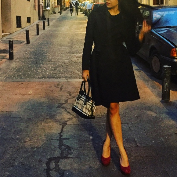 Burberry Jackets & Blazers - Burberry trench coat